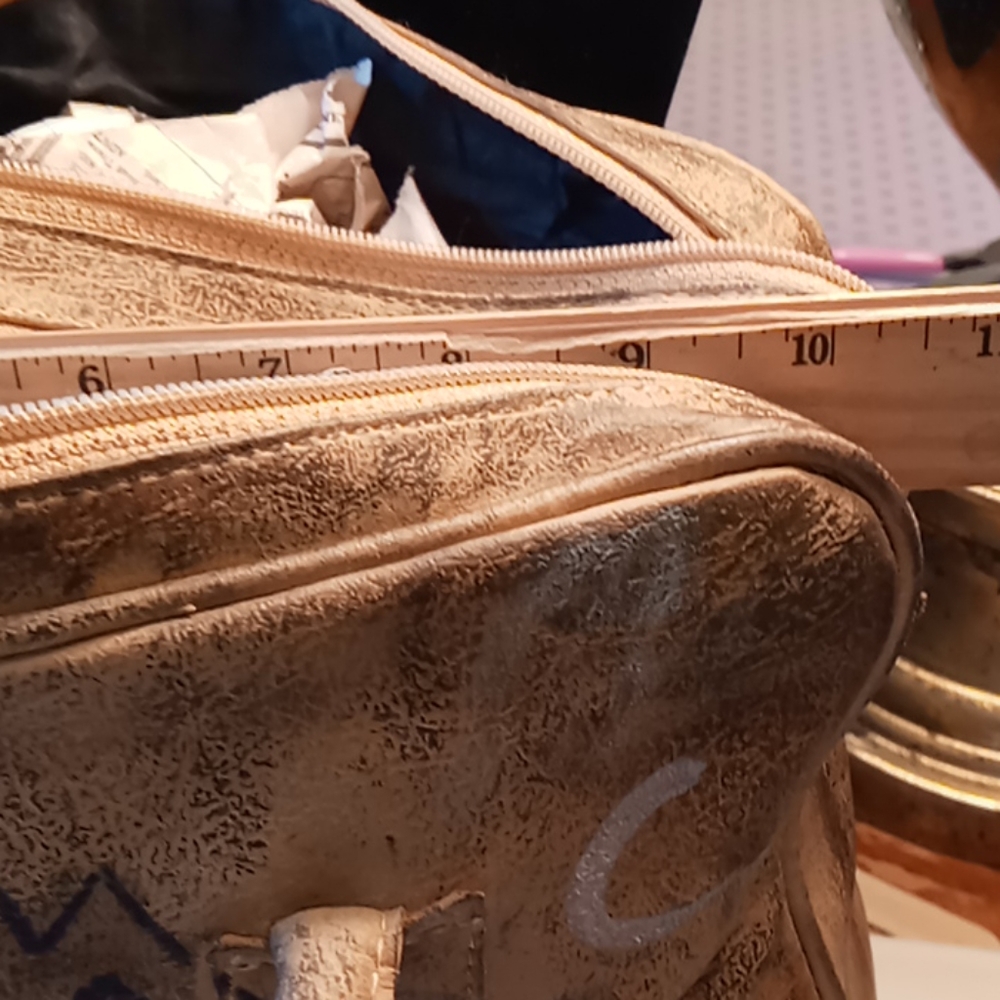 Purse - Picture 3 of 4